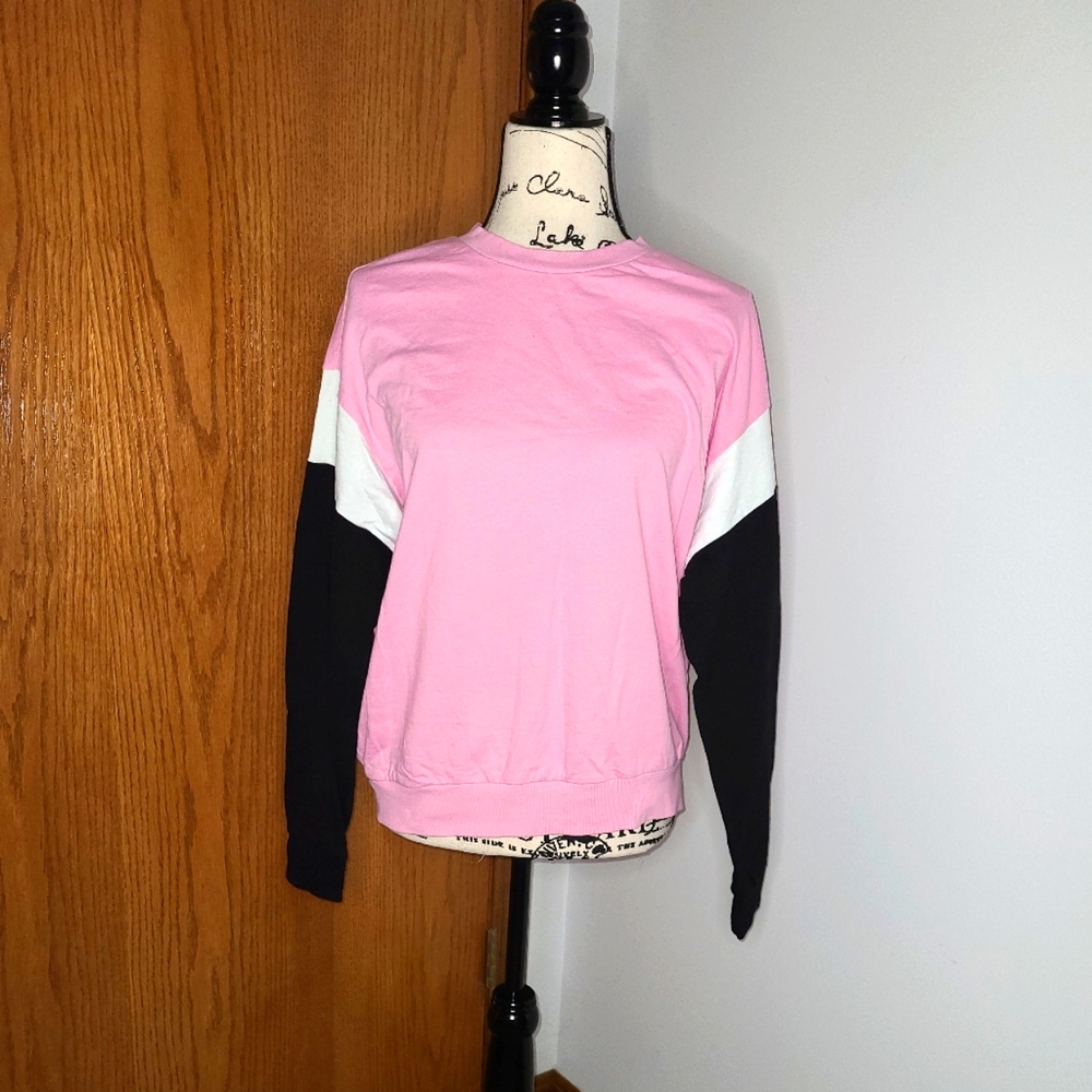 H&M Pink with white and black long sleeved sweater